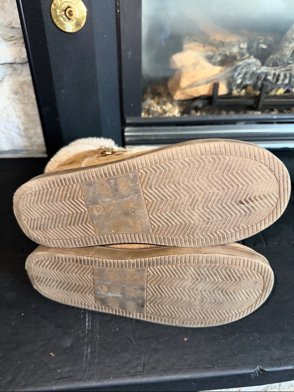 GBG/Guess Aussie Boots - Picture 4 of 4